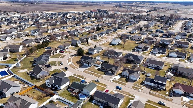 225 Meadow Breeze Lane, Center Point, IA 52213