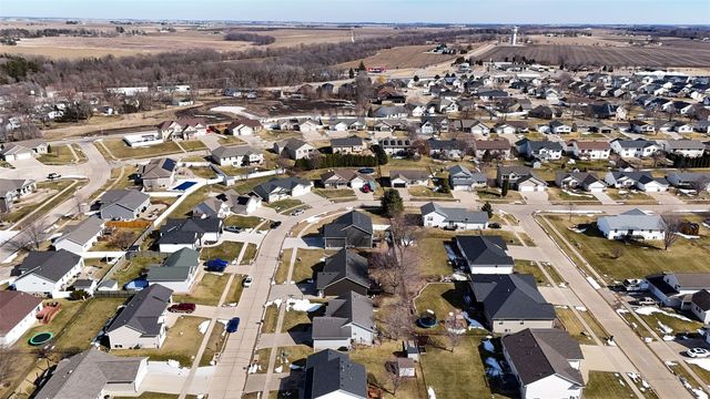 225 Meadow Breeze Lane, Center Point, IA 52213