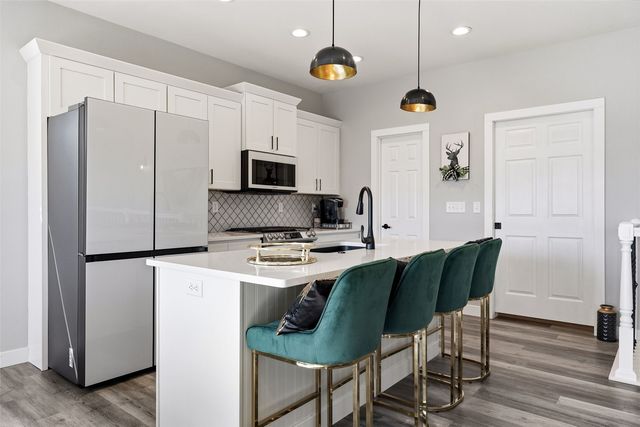 225 Meadow Breeze Lane, Center Point, IA 52213