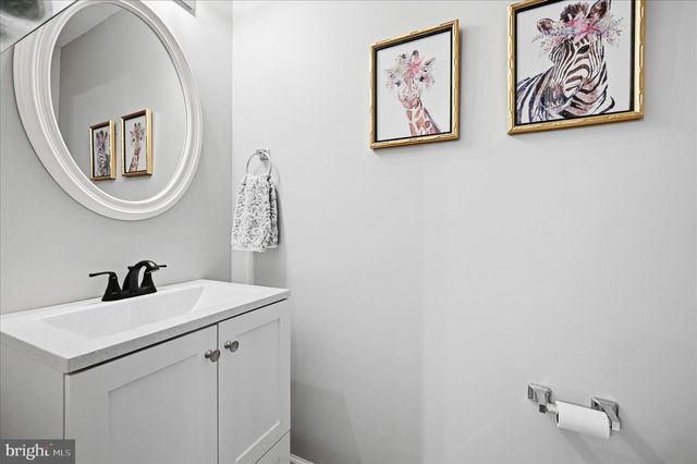 160 BALTUSROL DR, Charles Town, WV 25414