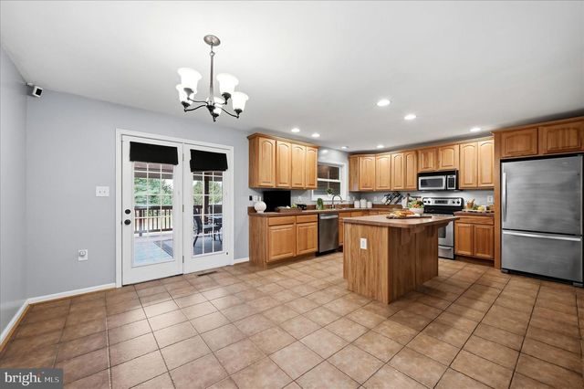 160 BALTUSROL DR, Charles Town, WV 25414