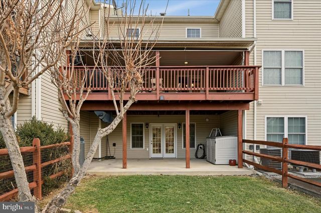 160 BALTUSROL DR, Charles Town, WV 25414