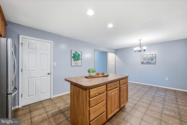 160 BALTUSROL DR, Charles Town, WV 25414