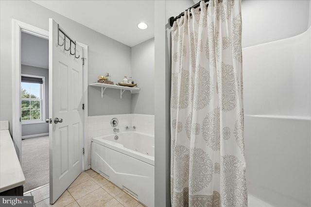 160 BALTUSROL DR, Charles Town, WV 25414