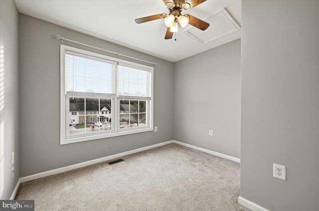 160 BALTUSROL DR, Charles Town, WV 25414