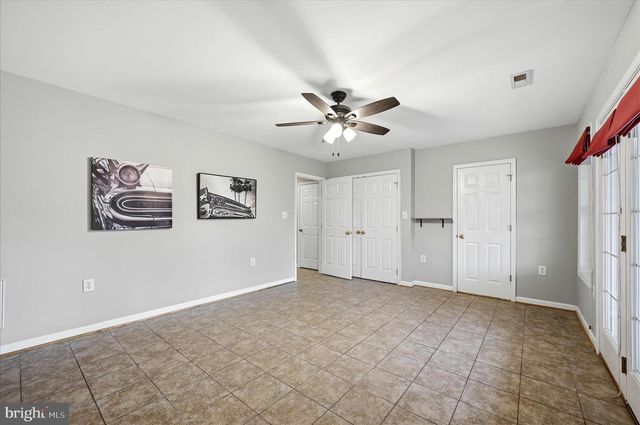 160 BALTUSROL DR, Charles Town, WV 25414