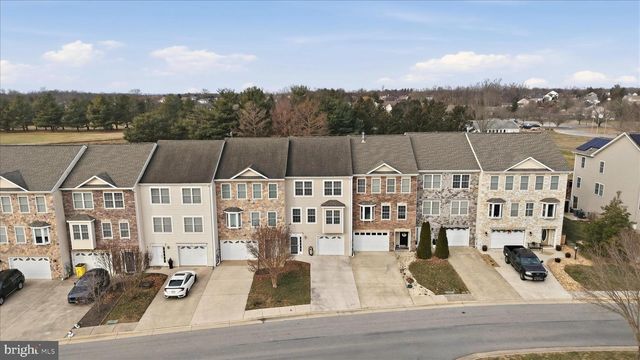 160 BALTUSROL DR, Charles Town, WV 25414