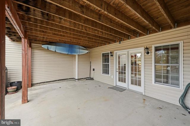 160 BALTUSROL DR, Charles Town, WV 25414