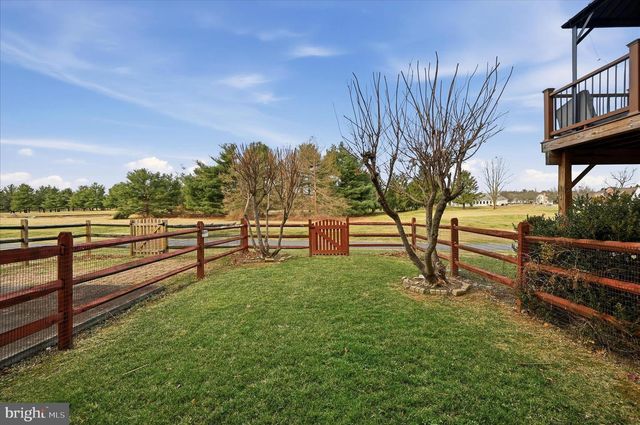 160 BALTUSROL DR, Charles Town, WV 25414