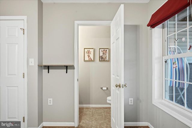 160 BALTUSROL DR, Charles Town, WV 25414