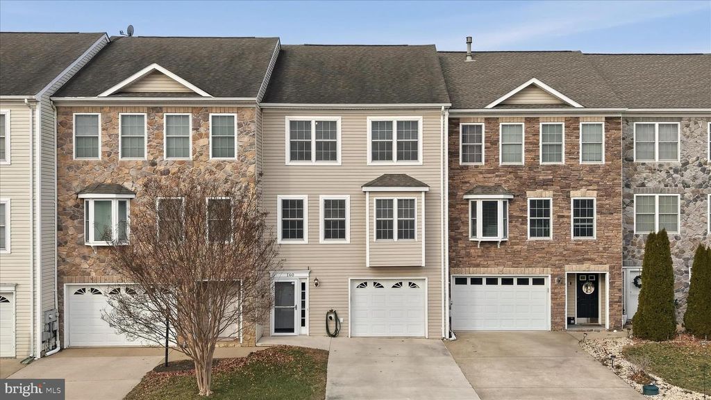 160 BALTUSROL DR, Charles Town, WV 25414