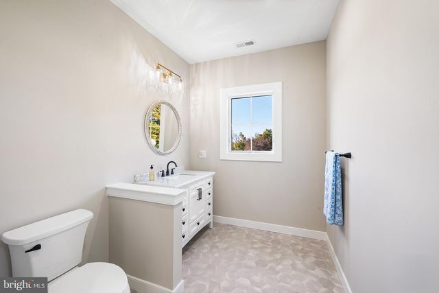 1823 RIDGE RD, Perkasie, PA 18944