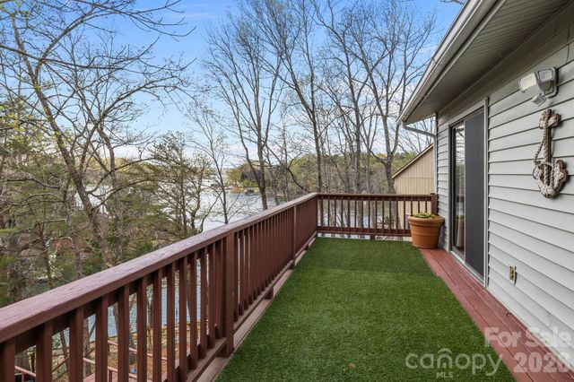 9067 Tulagi Court, Fort Mill, SC 29708