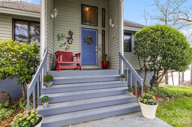 9067 Tulagi Court, Fort Mill, SC 29708