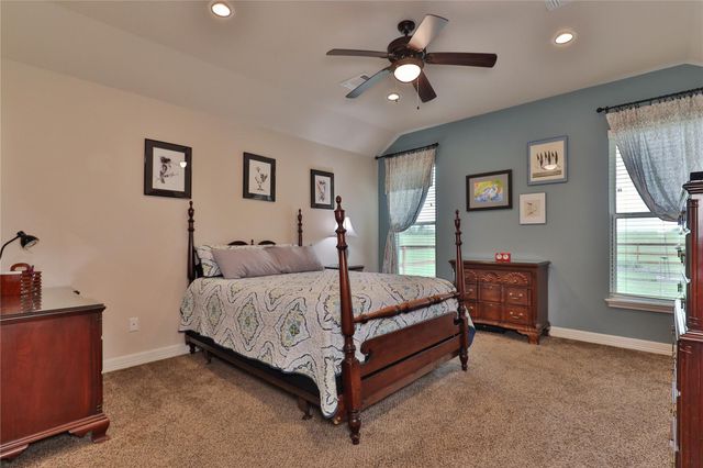 461 Twin Lakes Boulevard W, West Columbia, TX 77486