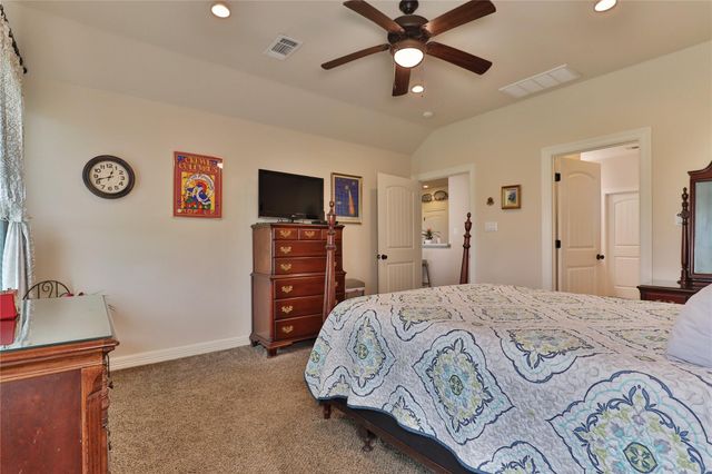 461 Twin Lakes Boulevard W, West Columbia, TX 77486