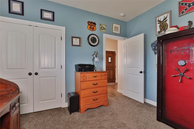 461 Twin Lakes Boulevard W, West Columbia, TX 77486