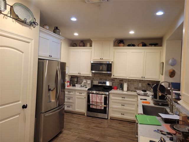 461 Twin Lakes Boulevard W, West Columbia, TX 77486