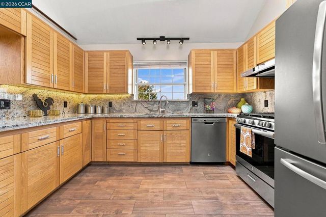 16516 Foothill Blvd, Castro Valley, CA 94578