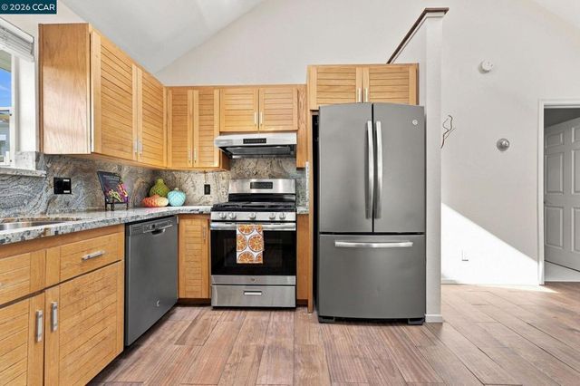 16516 Foothill Blvd, Castro Valley, CA 94578