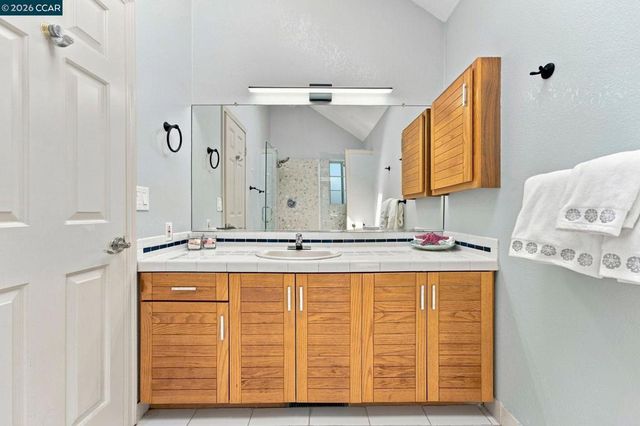 16516 Foothill Blvd, Castro Valley, CA 94578