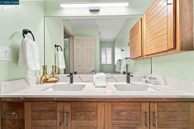 16516 Foothill Blvd, Castro Valley, CA 94578