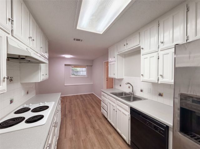 2300 Ridgewood, Bedford, TX 76021