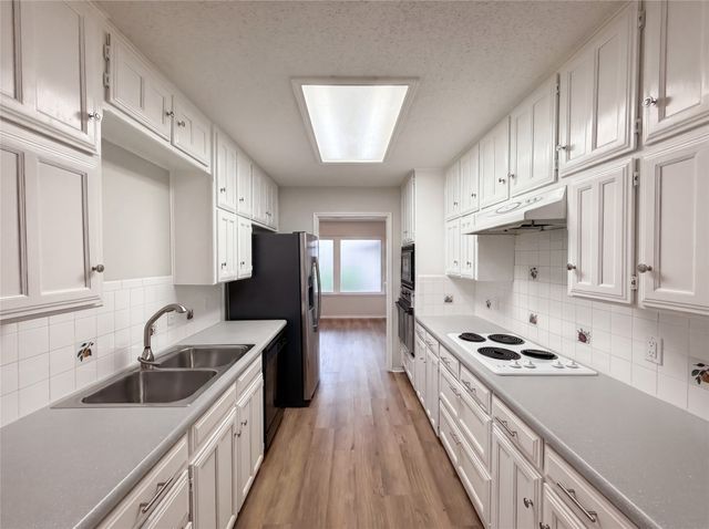 2300 Ridgewood, Bedford, TX 76021