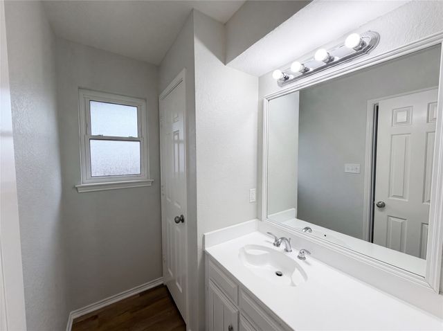 2300 Ridgewood, Bedford, TX 76021