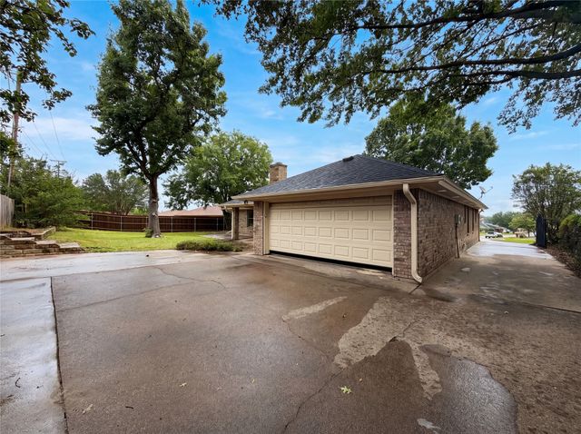 2300 Ridgewood, Bedford, TX 76021