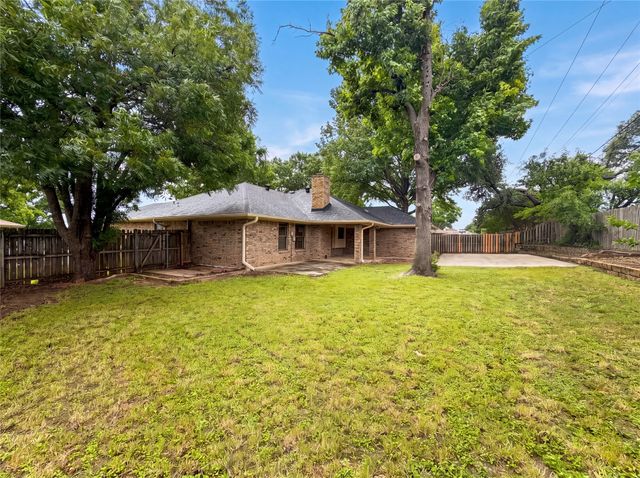 2300 Ridgewood, Bedford, TX 76021