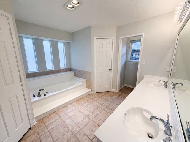 2300 Ridgewood, Bedford, TX 76021