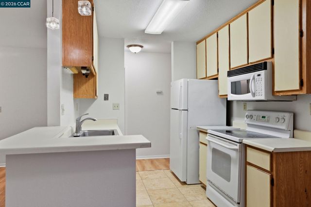 225 Lighthouse Dr, Vallejo, CA 94590