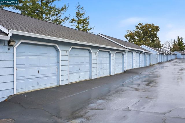 225 Lighthouse Dr, Vallejo, CA 94590