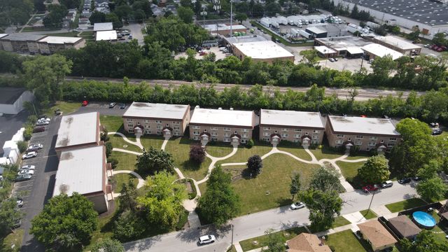 1130 W 18th Street 2E, Broadview, IL 60155