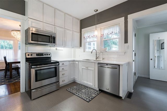 1929 Ridgeway Drive SE, Cedar Rapids, IA 52403