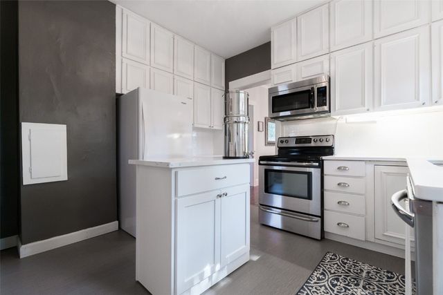 1929 Ridgeway Drive SE, Cedar Rapids, IA 52403