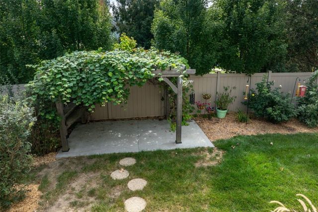 1929 Ridgeway Drive SE, Cedar Rapids, IA 52403