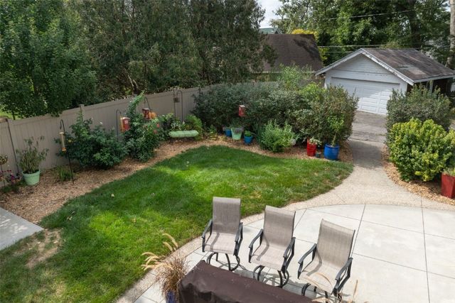 1929 Ridgeway Drive SE, Cedar Rapids, IA 52403