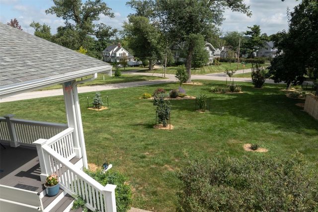 1929 Ridgeway Drive SE, Cedar Rapids, IA 52403