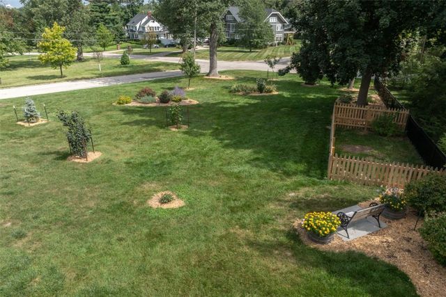 1929 Ridgeway Drive SE, Cedar Rapids, IA 52403