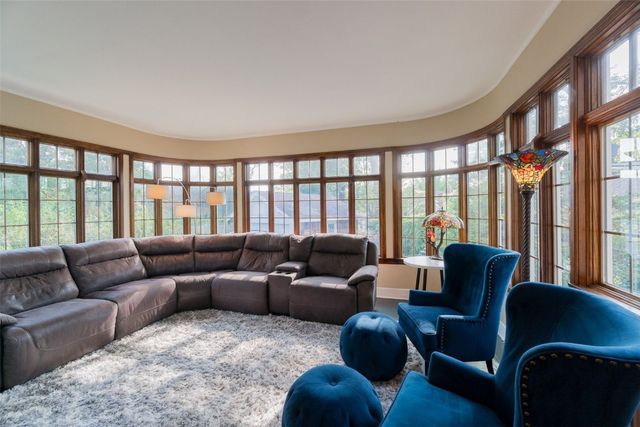 1929 Ridgeway Drive SE, Cedar Rapids, IA 52403