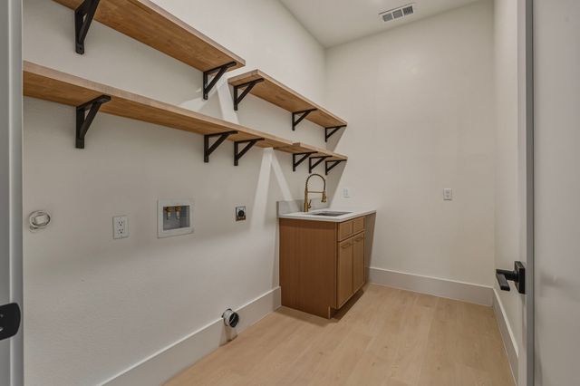 917 Brookwood Drive, Dallas, TX 75224