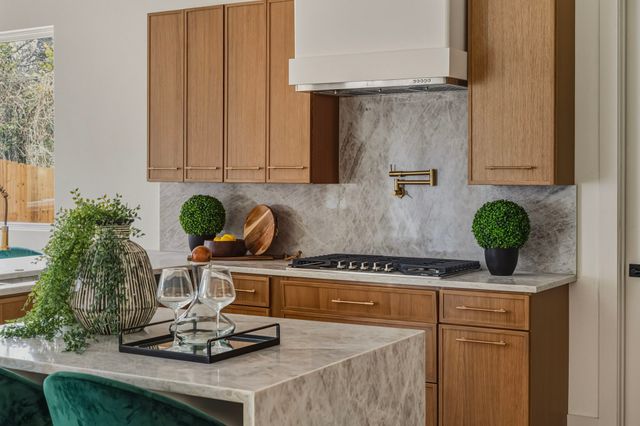 917 Brookwood Drive, Dallas, TX 75224