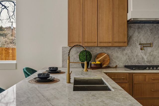 917 Brookwood Drive, Dallas, TX 75224