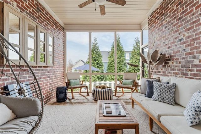 1207 Heron Ridge Road, Winston-salem, NC 27106