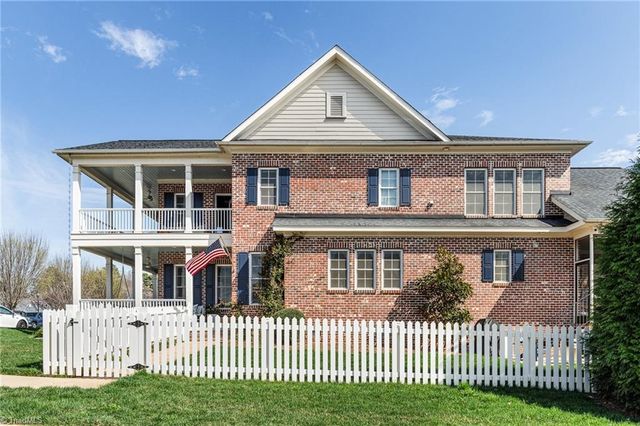 1207 Heron Ridge Road, Winston-salem, NC 27106