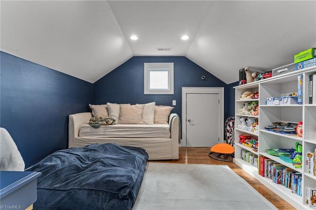 1207 Heron Ridge Road, Winston-salem, NC 27106