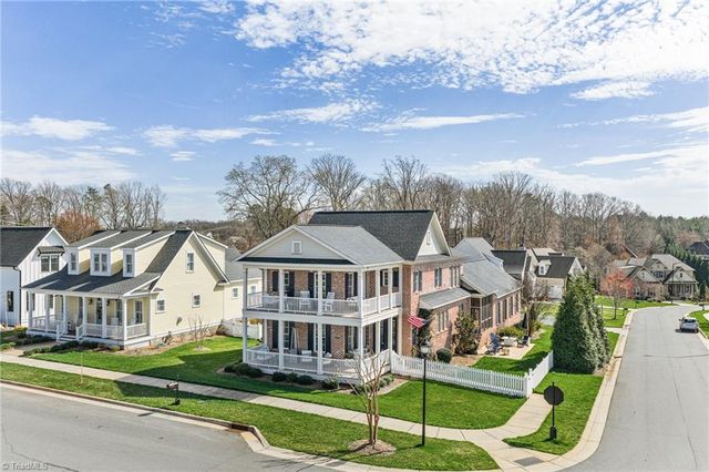 1207 Heron Ridge Road, Winston-salem, NC 27106