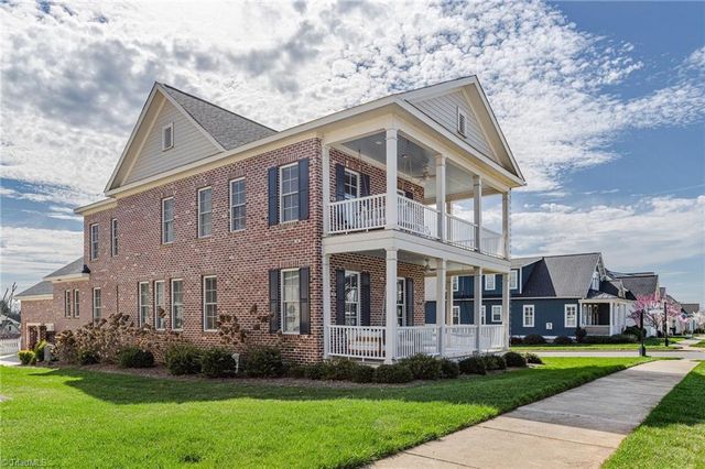 1207 Heron Ridge Road, Winston-salem, NC 27106